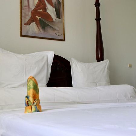 Bed & Breakfast 6 Suites Piscine Et Plage Pointe Faula Ле-Воклен Экстерьер фото